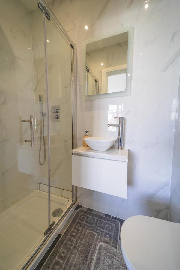 Апартаменты Star London Bell Lane 3-Bed Haven Хендон Экстерьер фото